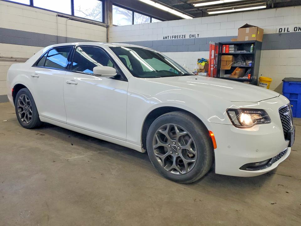 2017 Chrysler 300 მანქანა იყიდება აუქციონზე, vin: 2C3CCAGG6HH527002, აუქციონის ნომერი: 46140306