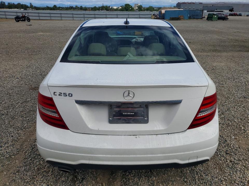 Продажа на аукционе авто 2014 Mercedes-benz C, vin: WDDGF4HB5EG196001, номер лота: 49393386