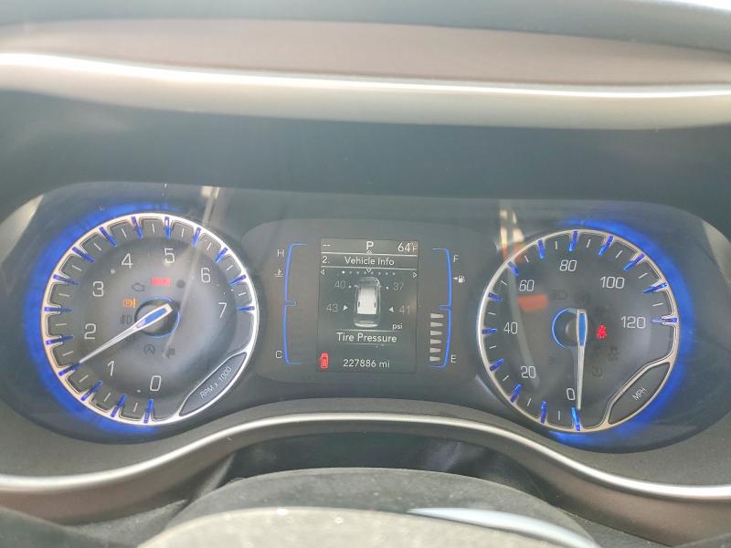 51833276 :رقم المزاد ، 2C4RC1DG0MR551908 vin ، 2021 Chrysler Voyager مزاد بيع