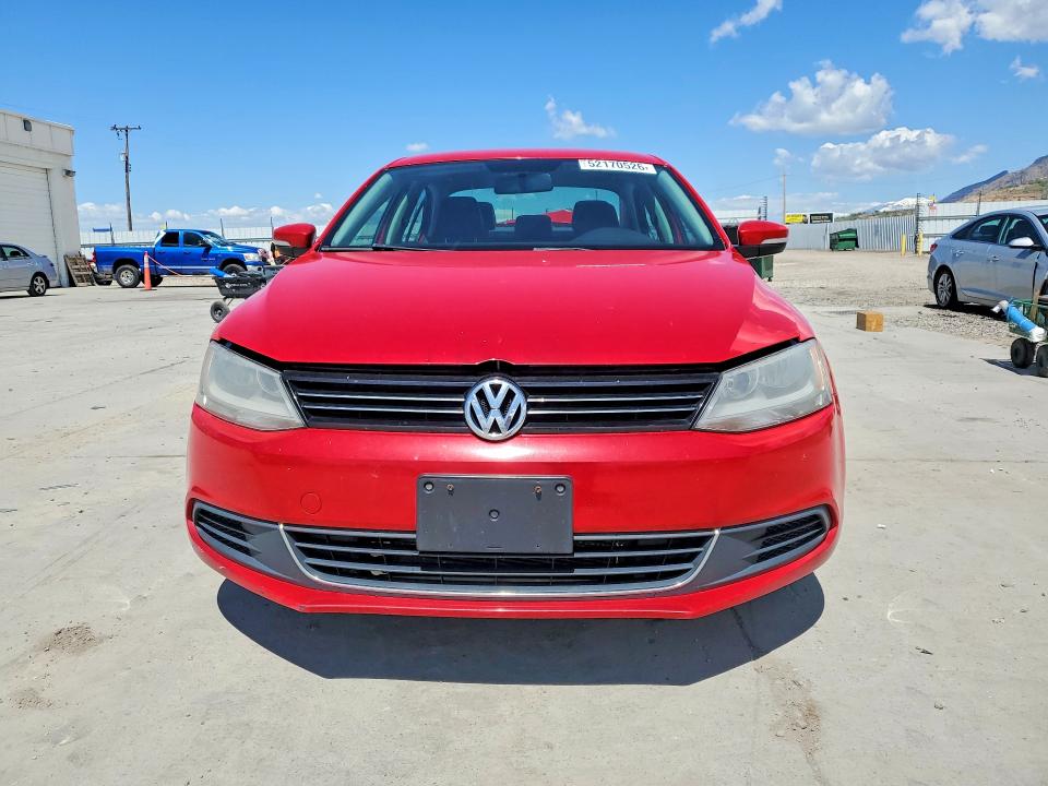 52170526 :رقم المزاد ، 3VWDP7AJ0DM206657 vin ، 2013 Volkswagen Jetta مزاد بيع