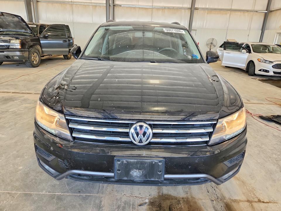 50071086 :رقم المزاد ، 3VV1B7AX3JM019824 vin ، 2018 Volkswagen Tiguan مزاد بيع