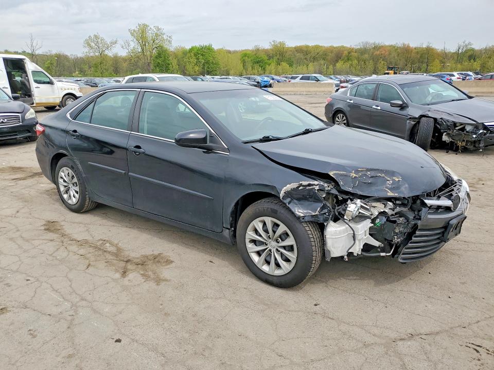 51035066 :رقم المزاد ، 4T1BF1FK9HU360941 vin ، 2017 Toyota Camry مزاد بيع