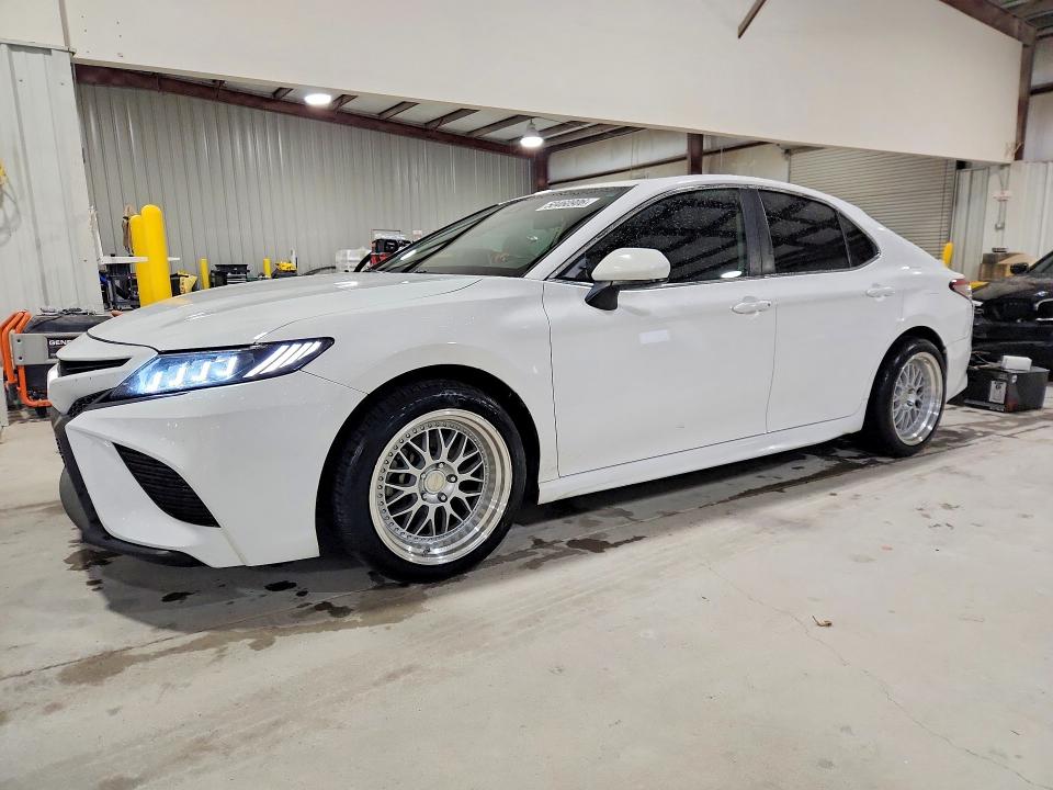 50460906 :رقم المزاد ، 4T1B11HK9KU192737 vin ، 2019 Toyota Camry مزاد بيع