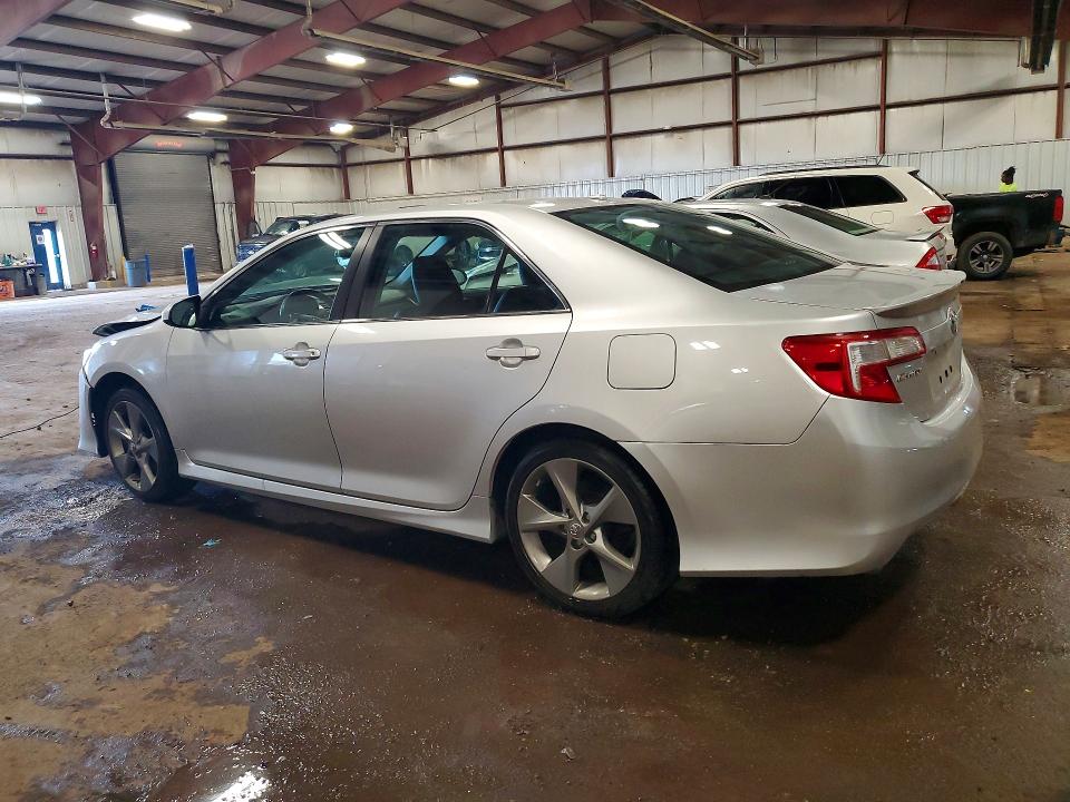 50772536 :رقم المزاد ، 4T1BK1FK2CU004593 vin ، 2012 Toyota Camry مزاد بيع