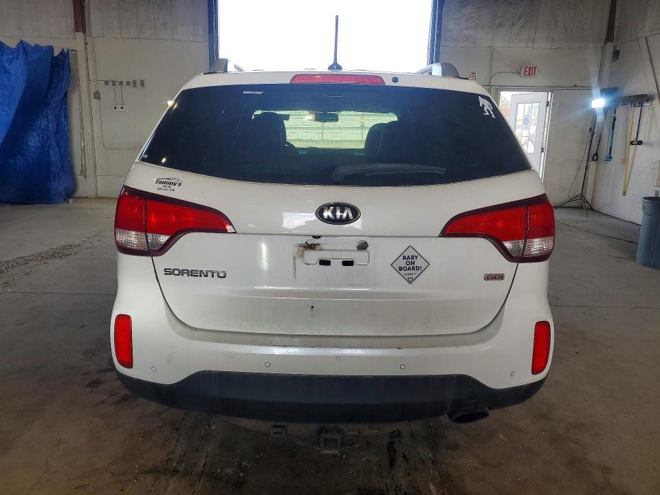 48824926 :رقم المزاد ، 5XYKTCA67FG656266 vin ، 2015 Kia Sorento مزاد بيع