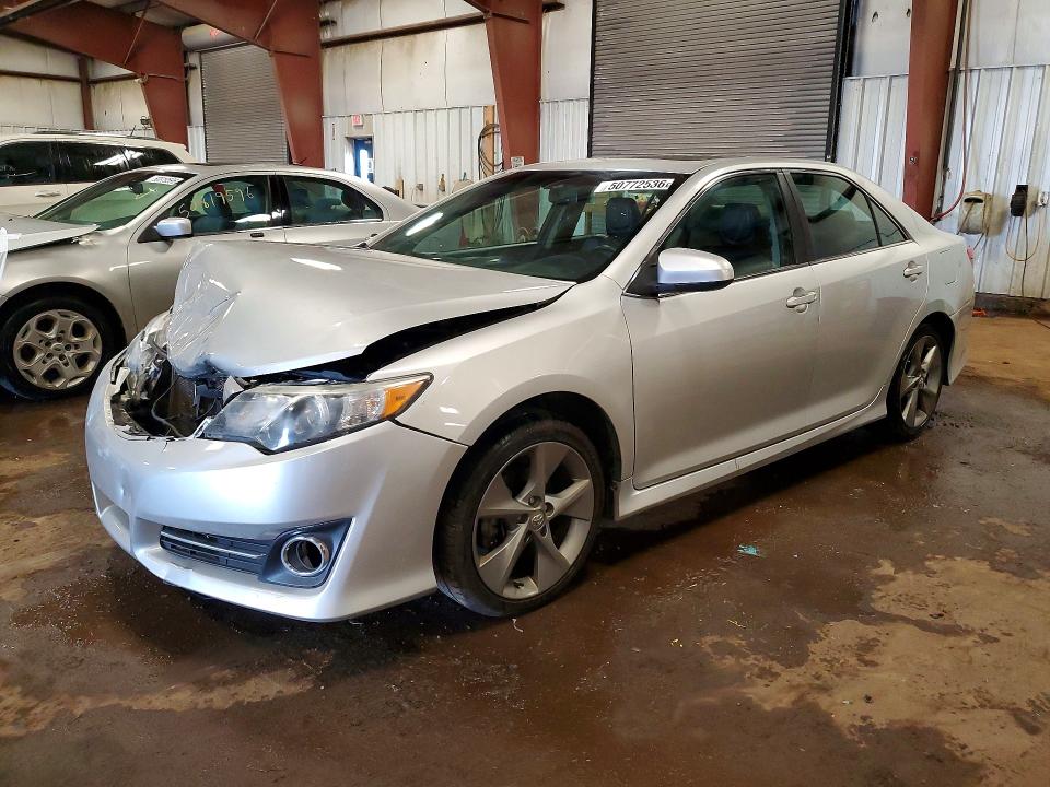 50772536 :رقم المزاد ، 4T1BK1FK2CU004593 vin ، 2012 Toyota Camry مزاد بيع