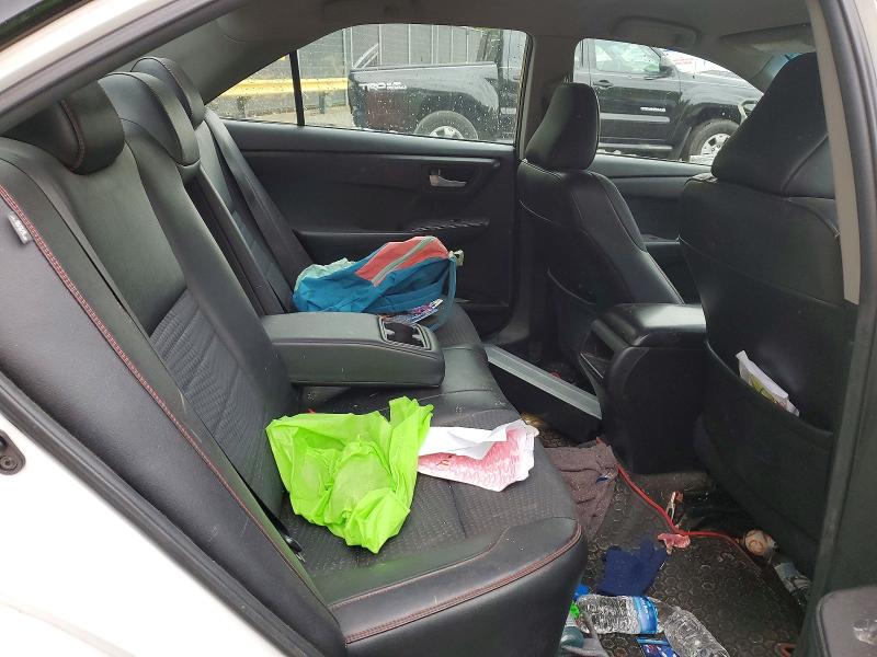 51513646 :رقم المزاد ، 4T1BF1FKXFU950174 vin ، 2015 Toyota Camry مزاد بيع