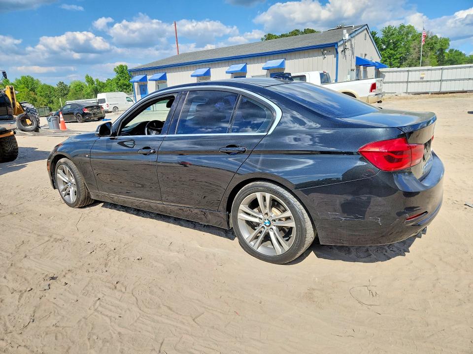 49033766 :رقم المزاد ، WBA8B9G50JNU95918 vin ، 2018 Bmw 330 مزاد بيع