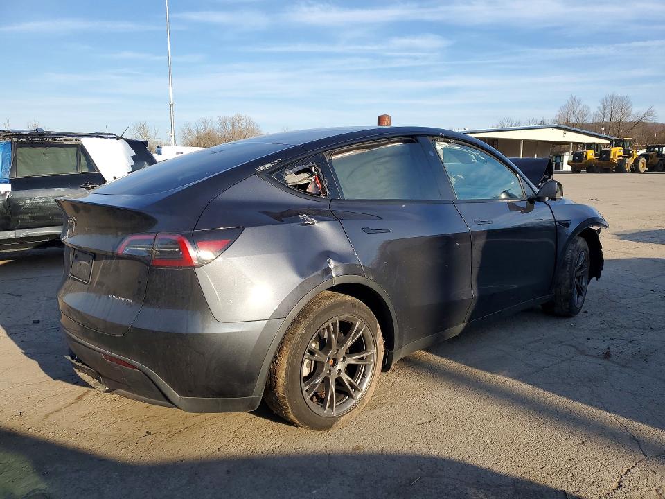 Продажа на аукционе авто 2024 Tesla Model Y, vin: 7SAYGDEE3RF200155, номер лота: 49213956