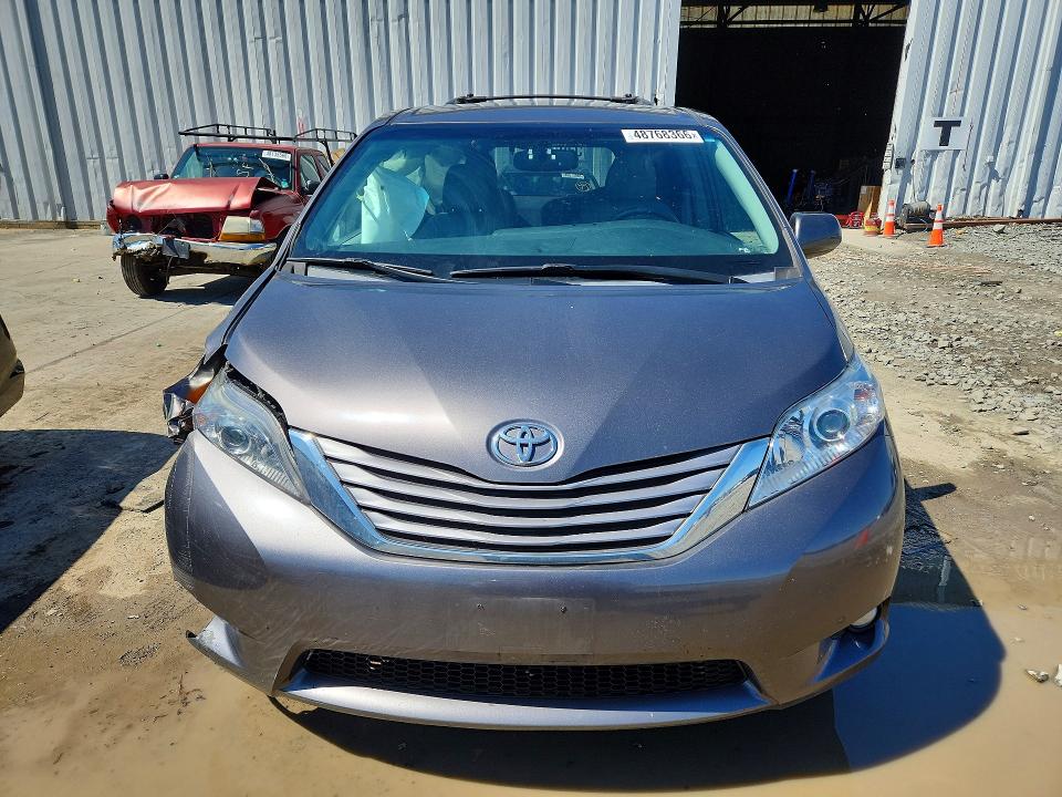 Продажа на аукционе авто 2017 Toyota Sienna, vin: 5TDDZ3DC0HS149952, номер лота: 48768366