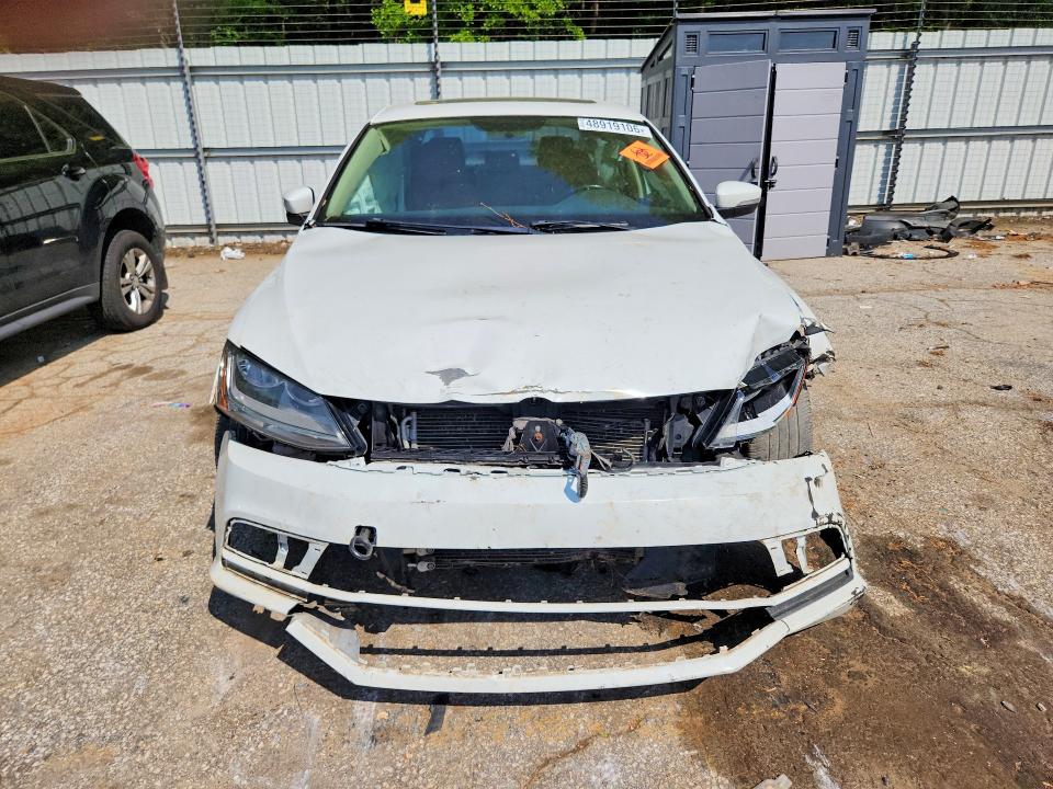 48919106 :رقم المزاد ، 3VWDB7AJ7HM250689 vin ، 2017 Volkswagen Jetta مزاد بيع