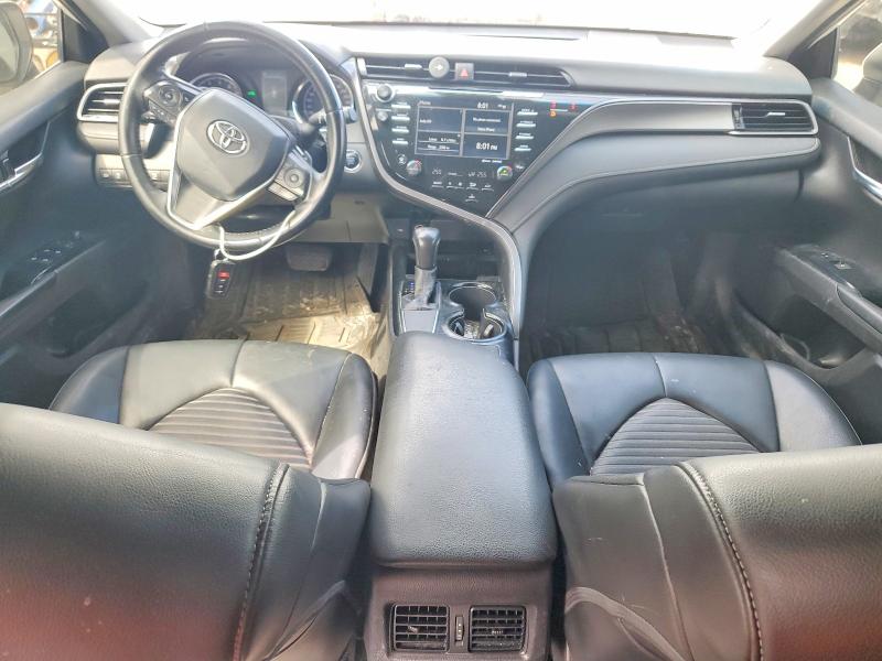 49676856 :رقم المزاد ، 4T1J11AK2LU865262 vin ، 2020 Toyota Camry مزاد بيع
