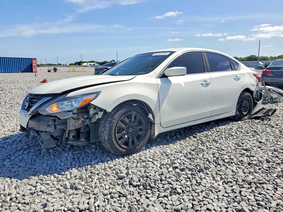 2018 Nissan Altima მანქანა იყიდება აუქციონზე, vin: 1N4AL3AP1JC140623, აუქციონის ნომერი: 49742166