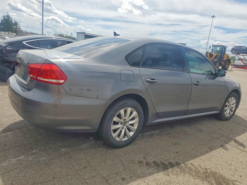 50281546 :رقم المزاد ، 1VWAT7A32FC029789 vin ، 2015 Volkswagen Passat مزاد بيع