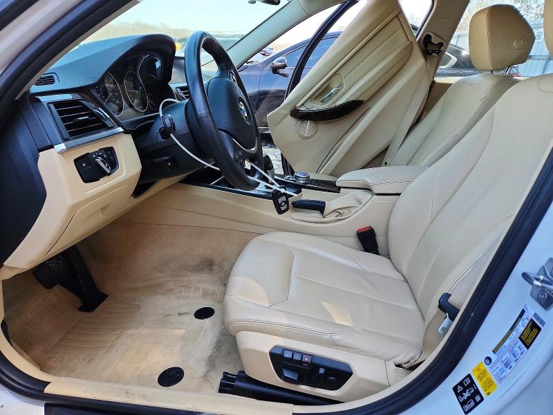 2015 Bmw 328 მანქანა იყიდება აუქციონზე, vin: WBA3B5C5XFF961980, აუქციონის ნომერი: 49382686
