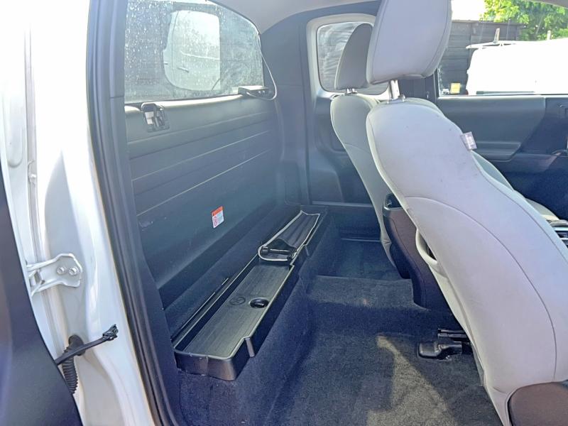 51570496 :رقم المزاد ، 5TFRX5GN2HX098369 vin ، 2017 Toyota Tacoma مزاد بيع
