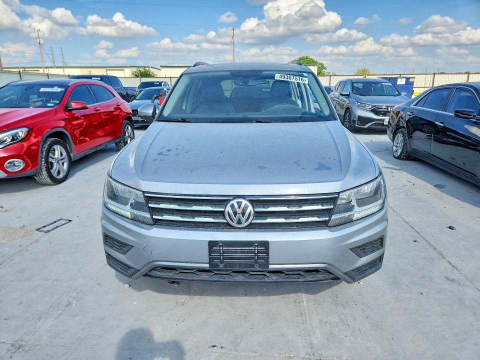 49367516 :رقم المزاد ، 3VV2B7AX0LM005449 vin ، 2020 Volkswagen Tiguan مزاد بيع