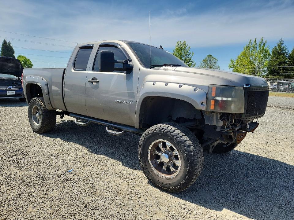 51811166 :رقم المزاد ، 1GCHK29688E137086 vin ، 2008 Chevrolet Silverado مزاد بيع