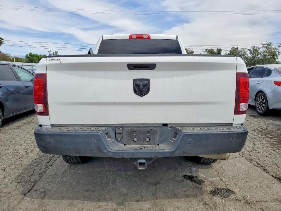 48100566 :رقم المزاد ، 1C6RR6GG8LS105498 vin ، 2020 Ram 1500 Classic مزاد بيع