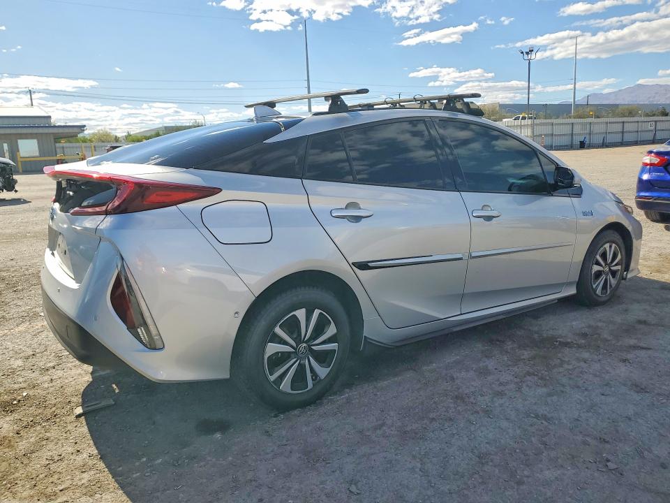 2017 Toyota Prius Prime მანქანა იყიდება აუქციონზე, vin: JTDKARFP7H3009481, აუქციონის ნომერი: 51333926