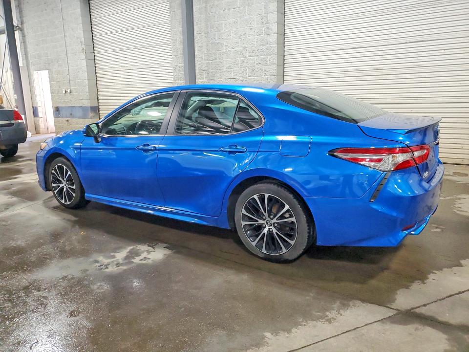 48864866 :رقم المزاد ، 4T1B11HK9JU116126 vin ، 2018 Toyota Camry مزاد بيع