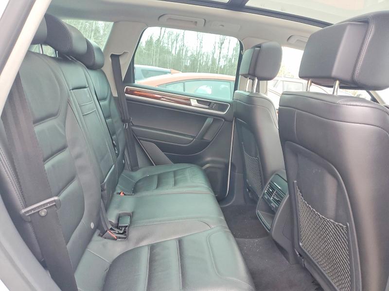 47941006 :رقم المزاد ، WVGEF9BP5ED003586 vin ، 2014 Volkswagen Touareg مزاد بيع