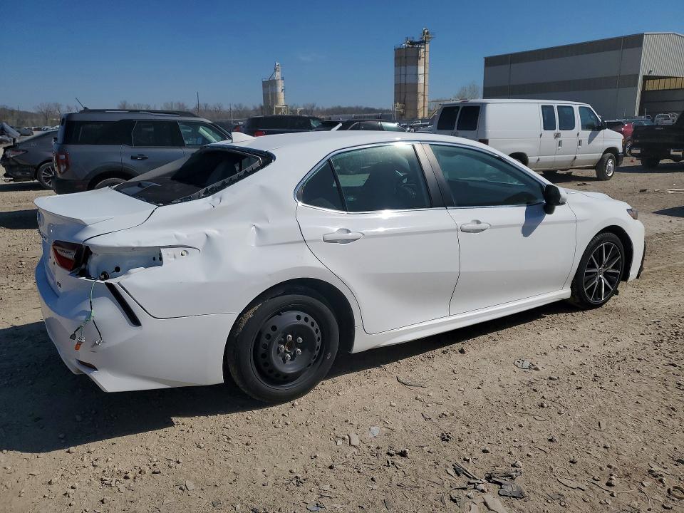 49298766 :رقم المزاد ، 4T1G11AK8MU541762 vin ، 2021 Toyota Camry مزاد بيع