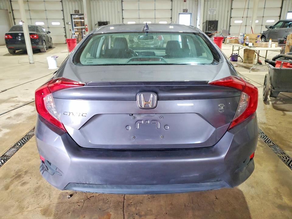 50232076 :رقم المزاد ، 19XFC1F71GE202200 vin ، 2016 Honda Civic مزاد بيع