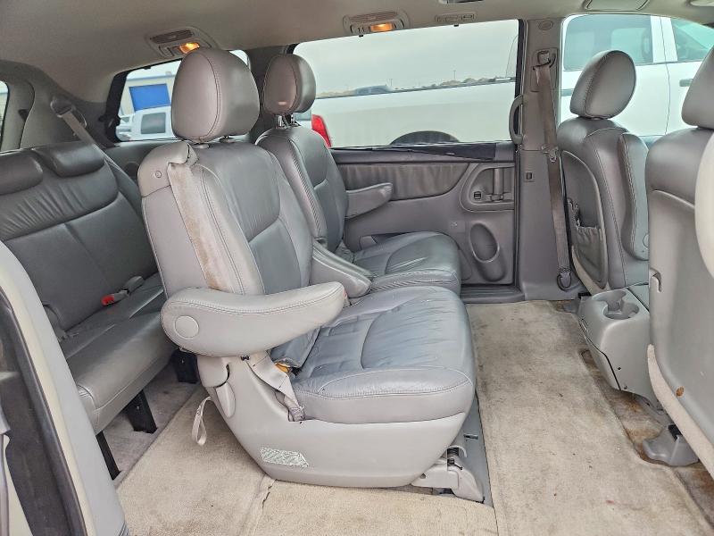 50671086 :رقم المزاد ، 5TDBA22C35S041218 vin ، 2005 Toyota Sienna مزاد بيع