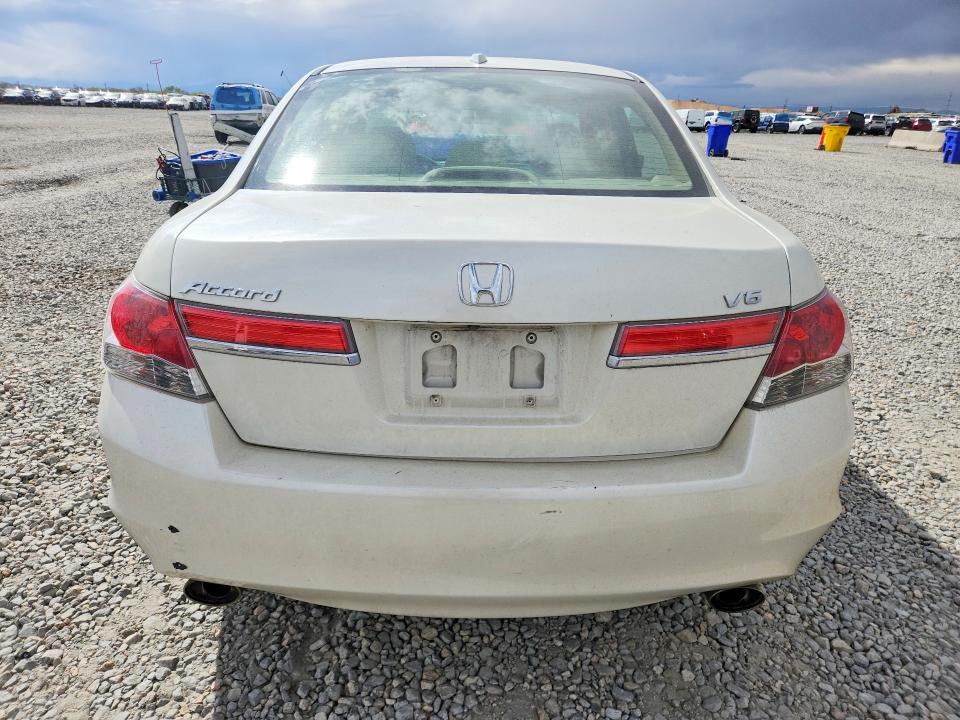 49676316 :رقم المزاد ، 1HGCP3F81BA002670 vin ، 2011 Honda Accord مزاد بيع