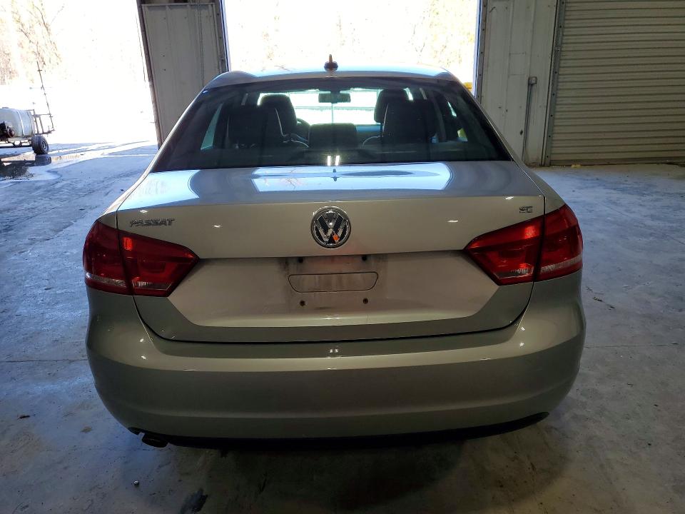 51189936 :رقم المزاد ، 1VWBP7A36CC048317 vin ، 2012 Volkswagen Passat مزاد بيع