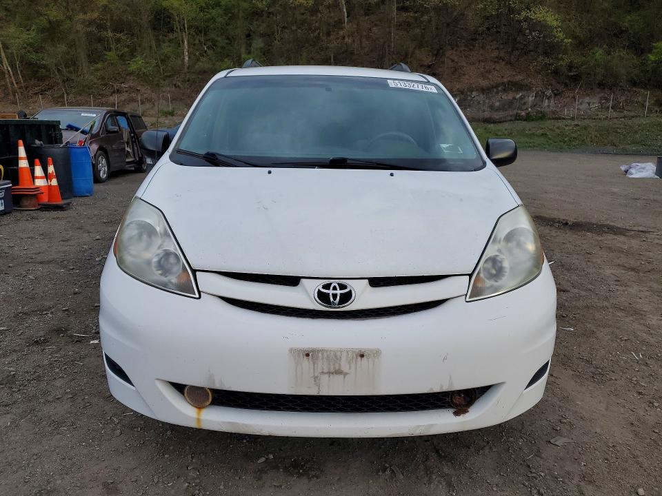 51332776 :رقم المزاد ، 5TDBK23CX7S008408 vin ، 2007 Toyota Sienna مزاد بيع