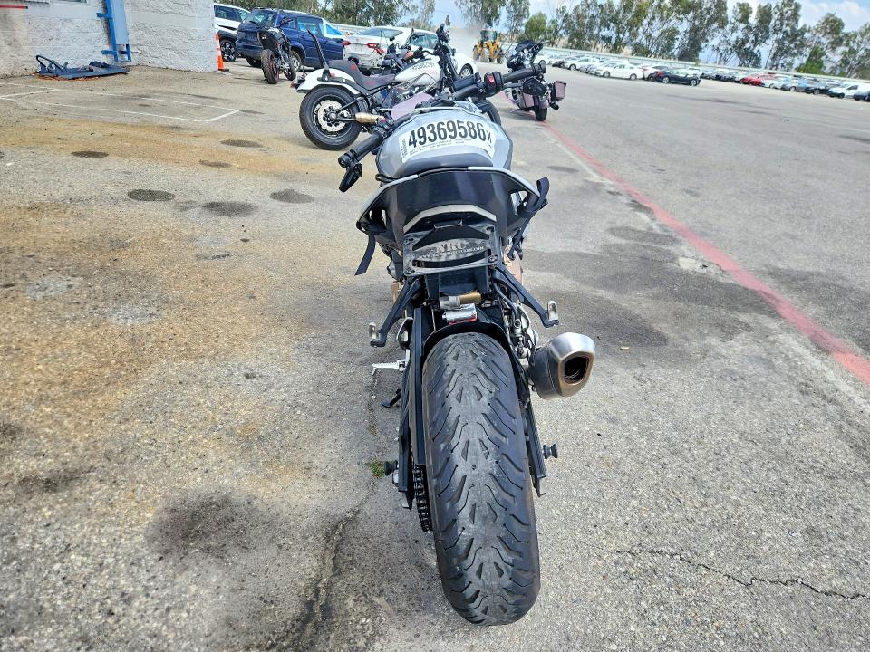 49369586 :رقم المزاد ، WB10E5301N6F54792 vin ، 2022 Bmw S 1000 مزاد بيع