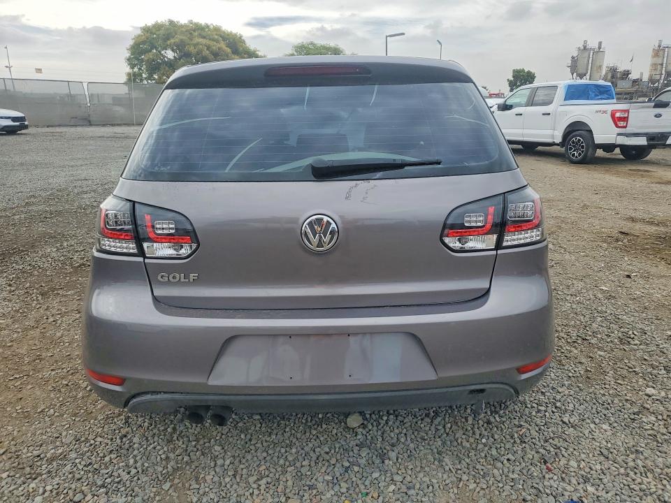 51888546 :رقم المزاد ، WVWDB7AJ2DW130490 vin ، 2013 Volkswagen Golf مزاد بيع