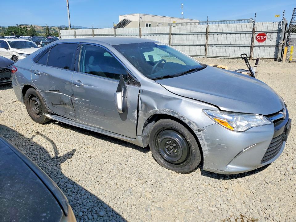 48912636 :رقم المزاد ، 4T1BF1FK5HU328505 vin ، 2017 Toyota Camry مزاد بيع