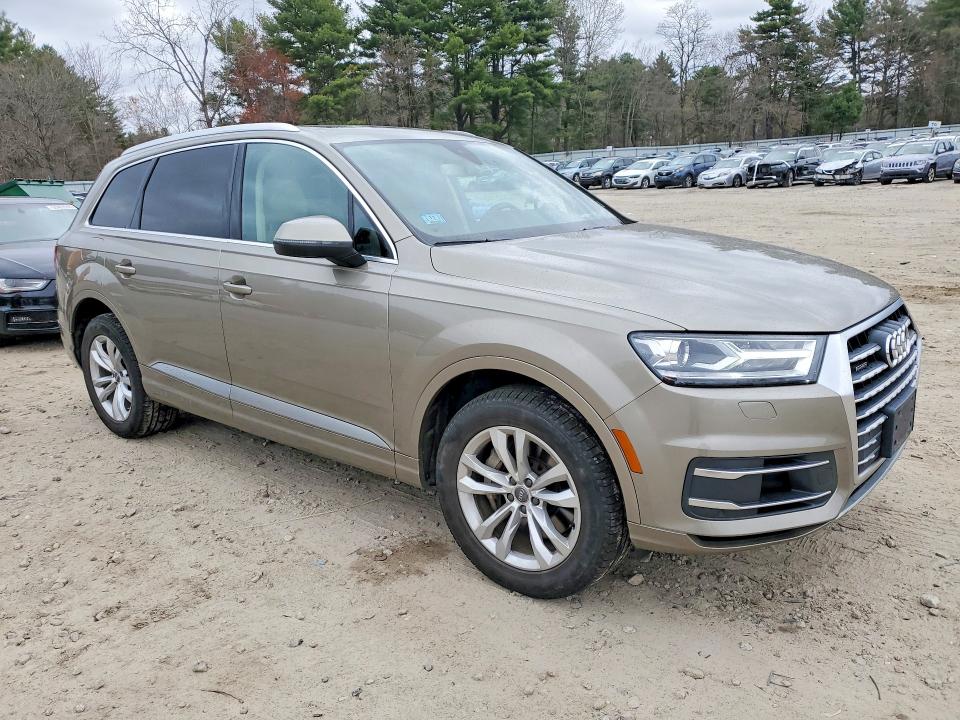 50049746 :رقم المزاد ، WA1LABF7XHD006946 vin ، 2017 Audi Q7 مزاد بيع