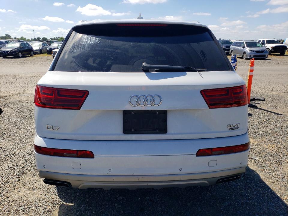 49875876 :رقم المزاد ، WA1VAAF78JD017985 vin ، 2018 Audi Q7 مزاد بيع