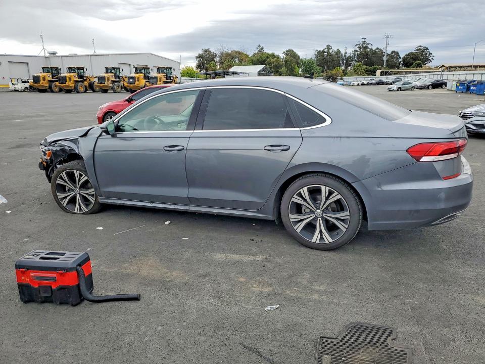 50664766 :رقم المزاد ، 1VWSA7A33MC015813 vin ، 2021 Volkswagen Passat مزاد بيع