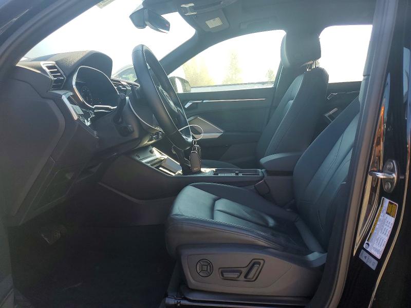 51588836 :رقم المزاد ، WA1EECF36M1076763 vin ، 2021 Audi Q3 مزاد بيع