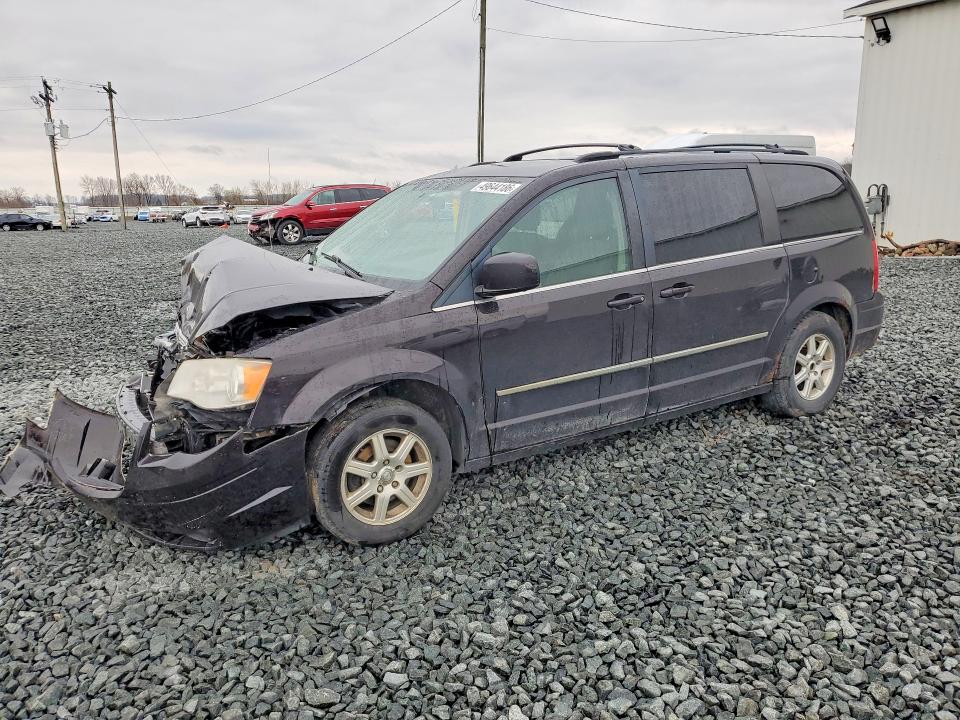 49644186 :رقم المزاد ، 2A4RR5D13AR415196 vin ، 2010 Chrysler Town & Country مزاد بيع