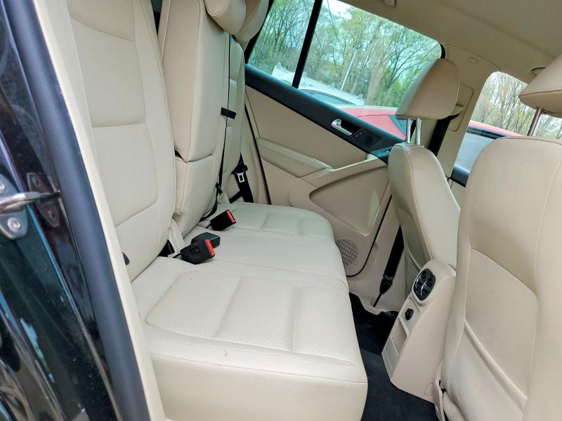 48789516 :رقم المزاد ، WVGAV7AXXFW616123 vin ، 2015 Volkswagen Tiguan مزاد بيع