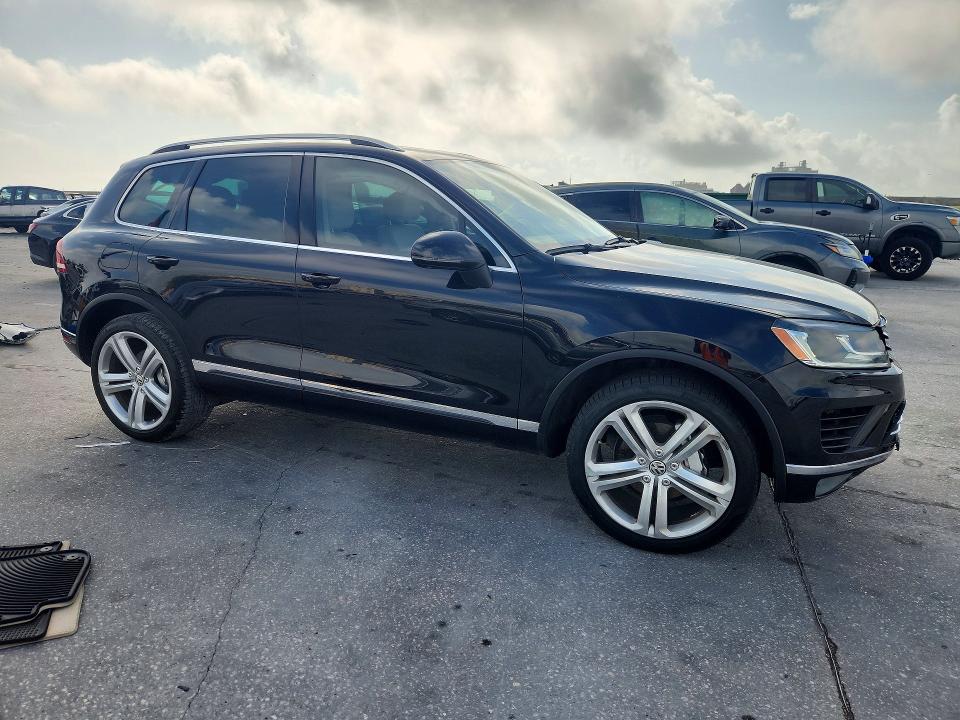 48259636 :رقم المزاد ، WVGGF7BP7HD004689 vin ، 2017 Volkswagen Touareg مزاد بيع