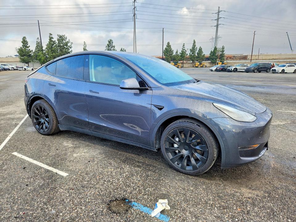 Продажа на аукционе авто 2021 Tesla Model Y, vin: 5YJYGDEE3MF159550, номер лота: 47999396
