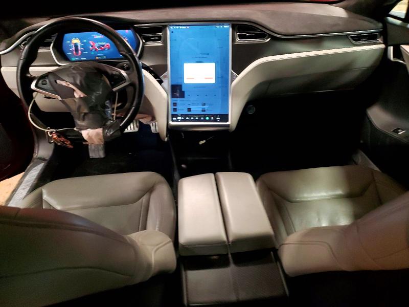 47388206 :رقم المزاد ، 5YJSA1V43FF097373 vin ، 2015 Tesla Model S مزاد بيع