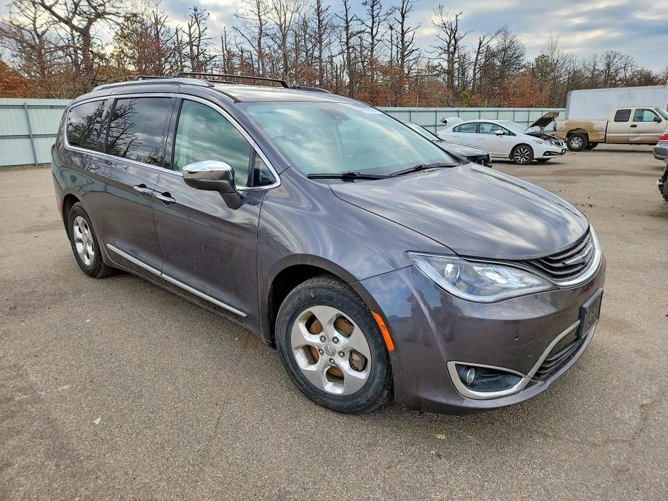 45887406 :رقم المزاد ، 2C4RC1N73JR157717 vin ، 2018 Chrysler Pacifica مزاد بيع