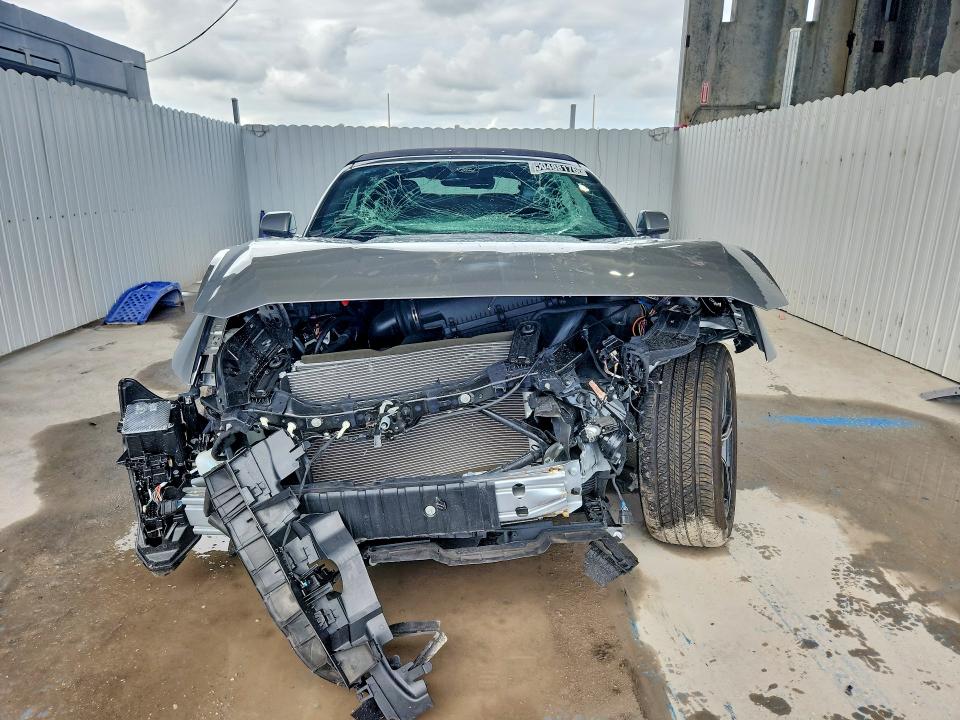50488176 :رقم المزاد ، 1FAGP8UH7S5120642 vin ، 2025 Ford Mustang مزاد بيع