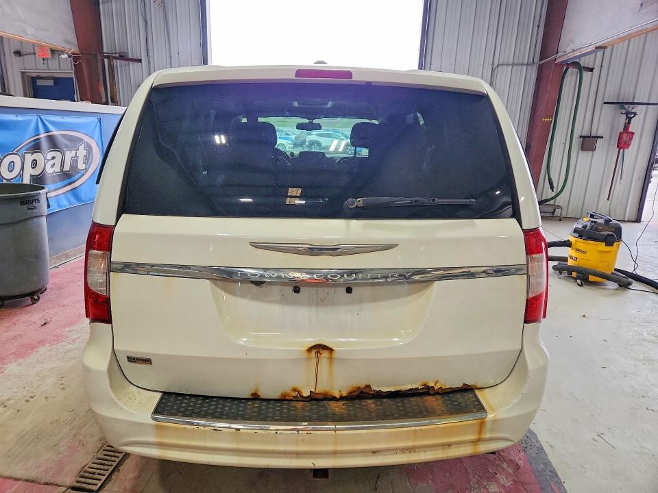 Auction sale of the 2016 Chrysler Town & Country, vin: 2C4RC1BG5GR212696, lot number: 51284646