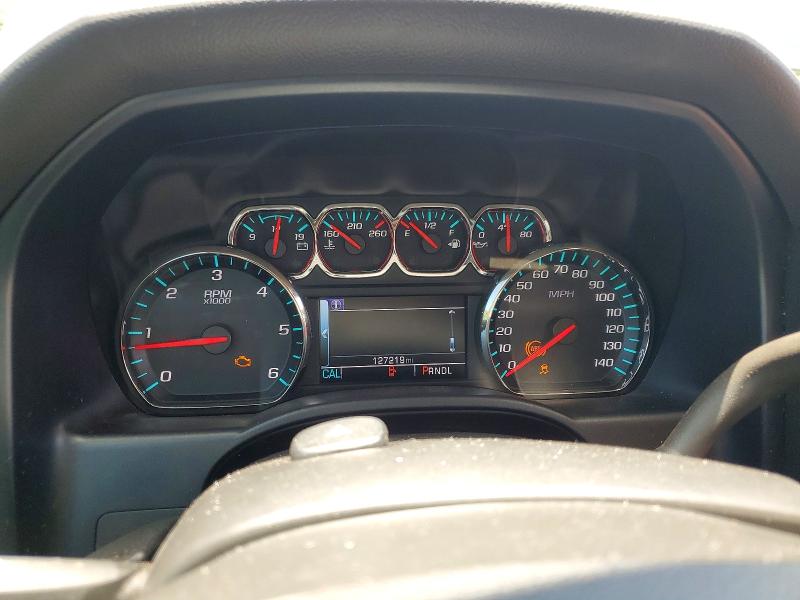 47137716 :رقم المزاد ، 3GCUKREC3JG220040 vin ، 2018 Chevrolet Silverado مزاد بيع