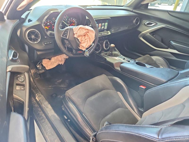 49672346 :رقم المزاد ، 1G1FE1R70J0158561 vin ، 2018 Chevrolet Camaro مزاد بيع