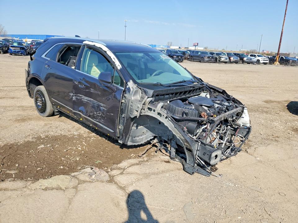 50587686 :رقم المزاد ، 1GYKNERS6HZ166374 vin ، 2017 Cadillac Xt5 مزاد بيع